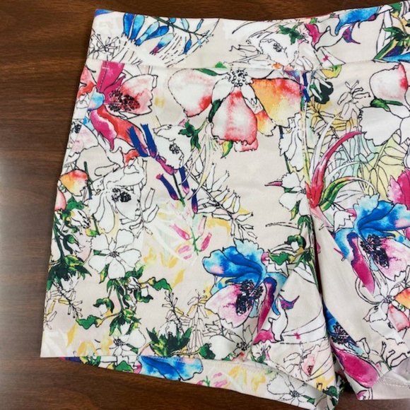 NWT Express Floral Abstract Shorts, Size 2 - Picture 2 of 11